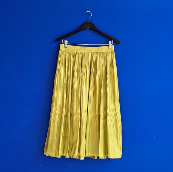 Scotch & Soda Chartreuse Pleated Skirt - Picture 2 of 6